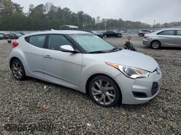 ✅ 2016 Hyundai Veloster • VIN: KMHTC6AD9GU277818 • Lot: 80839554. Wystawiony na Copart z przebiegiem 113 526 mil. Bezpłatny archiwum sprzedaży aukcyjnych z USA i szczegółowy raport historii pojazdu na DreamBid. Zdjęcie 4.