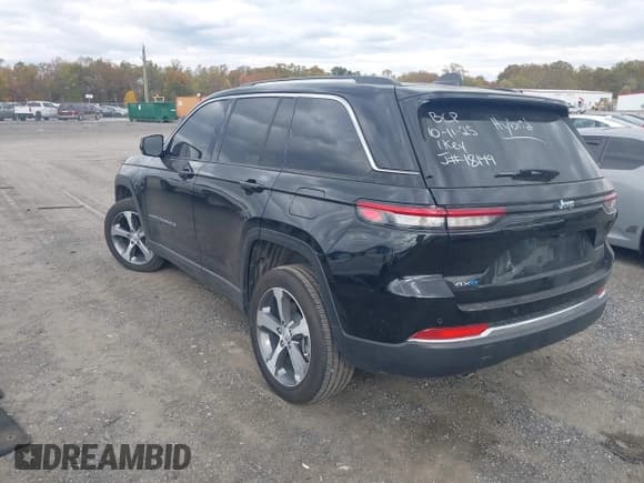 ✅ 2024 Jeep Grand Cherokee • VIN: 1C4RJYB66RC711542 • Lot: 43503819. Listed on IAAI with 18,823 mi. Free auction sales archive from the USA and detailed vehicle history report at DreamBid. Image 3.
