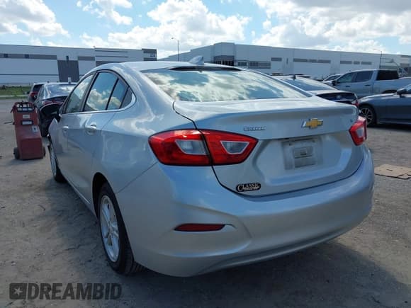 ✅ 2018 Chevrolet Cruze LT • VIN: 1G1BE5SMXJ7154272 • Lot: 43288169. Listed on IAAI with 109,393 mi. Free auction sales archive from the USA and detailed vehicle history report at DreamBid. Image 3.
