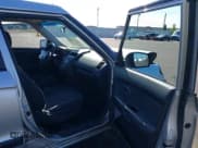 ✅ 2011 Kia Soul • VIN: KNDJT2A17B7265779 • Lot: 43257662. Wystawiony na IAAI z przebiegiem 296 229 mil. Bezpłatny archiwum sprzedaży aukcyjnych z USA i szczegółowy raport historii pojazdu na DreamBid. Zdjęcie 5.