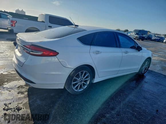 ✅ 2017 Ford Fusion SE • VIN: 3FA6P0H71HR217887 • Lot: 94418275. Wystawiony na Copart z przebiegiem 156 000 mil. Bezpłatny archiwum sprzedaży aukcyjnych z USA i szczegółowy raport historii pojazdu na DreamBid. Zdjęcie 3.