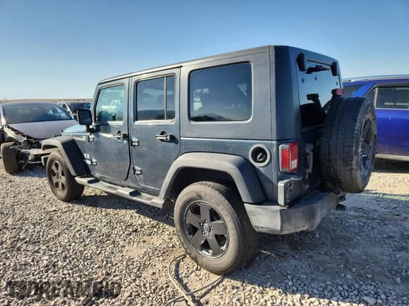 ✅ 2008 Jeep Wrangler Unlimited X • VIN: 1J4GA39128L621785 • Lot: 85552555. Listed on Copart with 207,716 mi. Free auction sales archive from the USA and detailed vehicle history report at DreamBid. Image 2.