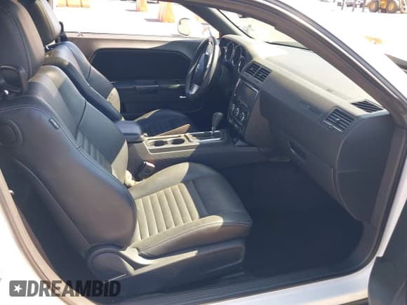 ✅ 2013 Dodge Challenger Rallye Redline • VIN: 2C3CDYAG4DH552070 • Lot: 42945982. Wystawiony na IAAI z przebiegiem Nie podano. Bezpłatny archiwum sprzedaży aukcyjnych z USA i szczegółowy raport historii pojazdu na DreamBid. Zdjęcie 5.