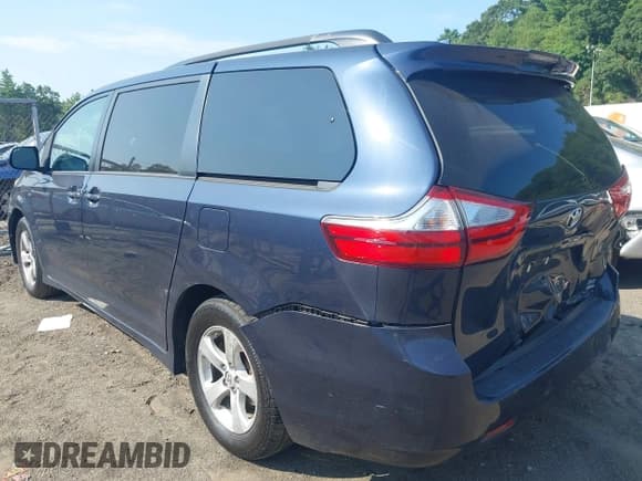 ✅ 2018 Toyota Sienna XLE • VIN: 5TDDZ3DC1JS209775 • Lot: 42848805. Listed on IAAI with 88,172 mi. Free auction sales archive from the USA and detailed vehicle history report at DreamBid. Image 3.
