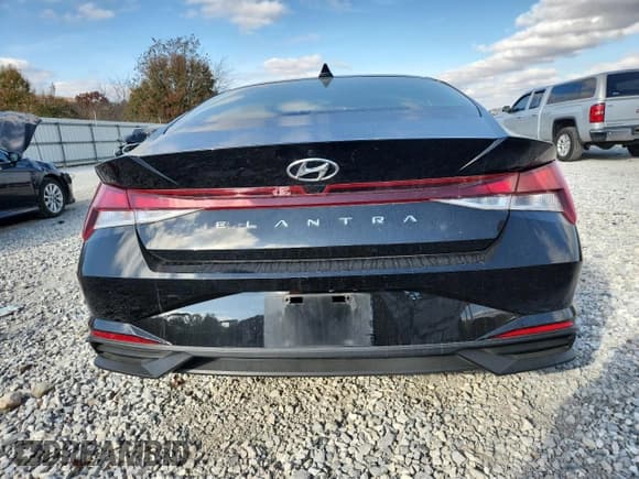 ✅ 2023 Hyundai Elantra SEL • VIN: 5NPLM4AG4PH103018 • Lot: 92325975. Listed on Copart with 65,860 mi. Free auction sales archive from the USA and detailed vehicle history report at DreamBid. Image 6.