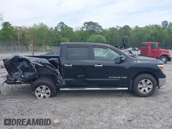✅ 2018 Nissan Titan S • VIN: 1N6AA1E55JN508378 • Lot: 42037139. Listed on IAAI with 74,235 mi. Free auction sales archive from the USA and detailed vehicle history report at DreamBid. Image 13.