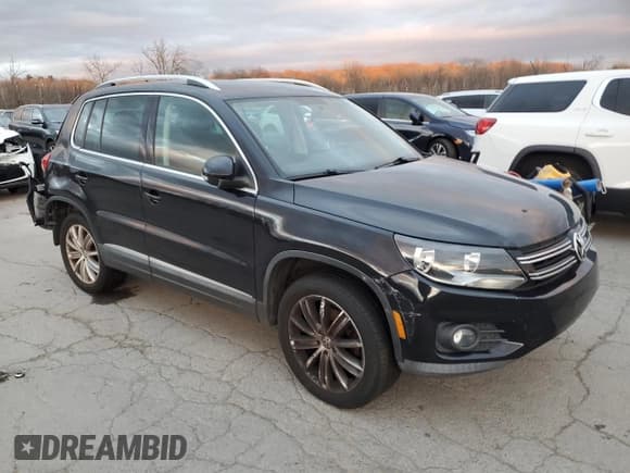 ✅ 2012 Volkswagen Tiguan S • VIN: WVGBV7AXXCW593300 • Lot: 92845815. Wystawiony na Copart z przebiegiem 124 878 mil. Bezpłatny archiwum sprzedaży aukcyjnych z USA i szczegółowy raport historii pojazdu na DreamBid. Zdjęcie 4.