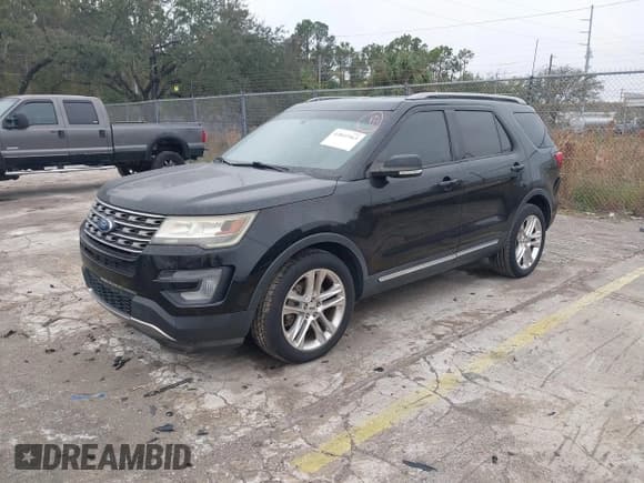 ✅ 2016 Ford Explorer XLT • VIN: 1FM5K7D89GGD22027 • Lot: 43841563. Wystawiony na IAAI z przebiegiem 96 581 mil. Bezpłatny archiwum sprzedaży aukcyjnych z USA i szczegółowy raport historii pojazdu na DreamBid. Zdjęcie 16.
