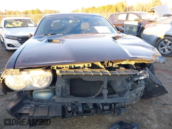 ✅ 2012 Dodge Challenger SXT • VIN: 2C3CDYAG0CH293320 • Lot: 41327797. Wystawiony na IAAI z przebiegiem 150 696 mil. Bezpłatny archiwum sprzedaży aukcyjnych z USA i szczegółowy raport historii pojazdu na DreamBid. Zdjęcie 18.