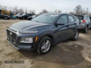 ✅ 2021 Hyundai Kona SE • VIN: KM8K1CAAXMU648129 • Лот: 43021934. Опубликован ранее на Copart с пробегом 65 725 миль. Бесплатный доступ к архиву аукционных продаж из США и подробный отчёт об истории автомобиля на DreamBid. Изображение 1.