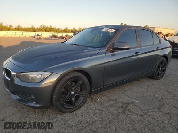 ✅ 2015 BMW 3 Series 320i xDrive • VIN: WBA3C3G52FNS74672 • Lot: 85561445. Wystawiony na Copart z przebiegiem 137 425 mil. Bezpłatny archiwum sprzedaży aukcyjnych z USA i szczegółowy raport historii pojazdu na DreamBid. Zdjęcie 1.