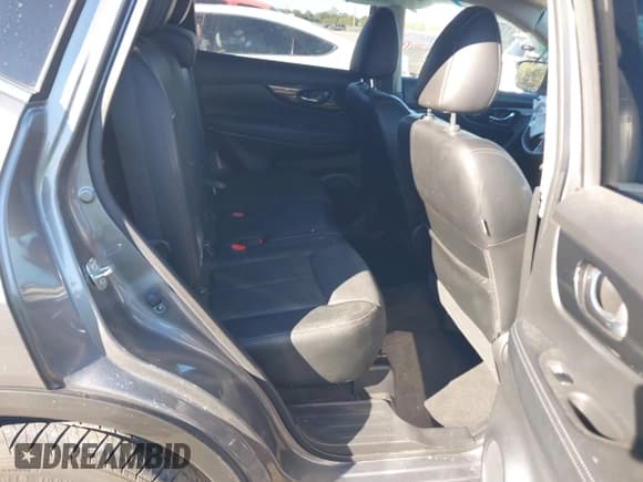 ✅ 2018 Nissan Rogue S • VIN: JN8AT2MT8JW462031 • Lot: 43613795. Listed on IAAI with 70,960 mi. Free auction sales archive from the USA and detailed vehicle history report at DreamBid. Image 8.