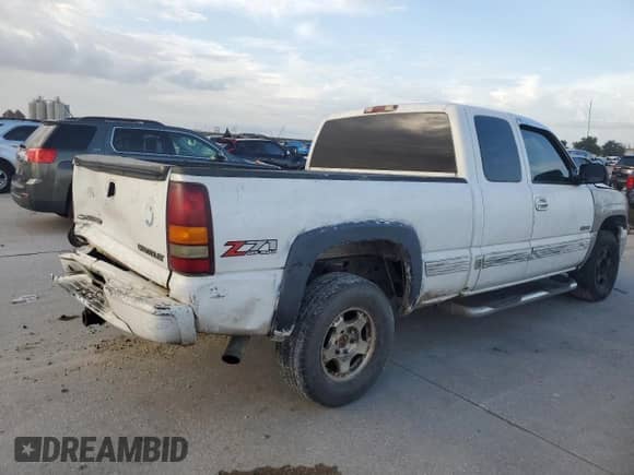 ✅ 2000 Chevrolet Silverado 1500 LT • VIN: 2GCEK19T0Y1372151 • Lot: 63628314. Wystawiony na Copart z przebiegiem 286 923 mil mil. Skorzystaj z bezpłatnego archiwum sprzedaży aukcyjnych z USA i zobacz szczegółowy raport historii pojazdu na DreamBid. Zdjęcie 3.