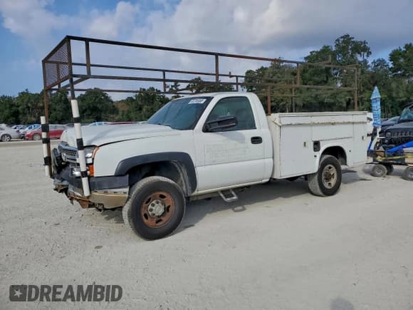 ✅ 2005 Chevrolet Silverado 2500HD Work Truck • VIN: 1GCHC24U75E212889 • Lot: 93286955. Listed on Copart with 260,584 mi. Free auction sales archive from the USA and detailed vehicle history report at DreamBid. Image 1.
