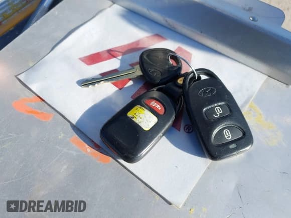 ✅ 2007 Hyundai Santa Fe SE • VIN: 5NMSH73E47H033661 • Lot: 43877668. Listed on IAAI with 152,277 mi. Free auction sales archive from the USA and detailed vehicle history report at DreamBid. Image 11.