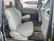 ✅ 2011 Toyota Sienna • VIN: 5TDZK3DC6BS170483 • Лот: 80205905. Опубликован ранее на Copart с пробегом 184 773 миль. Бесплатный доступ к архиву аукционных продаж из США и подробный отчёт об истории автомобиля на DreamBid. Изображение 11.