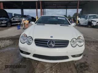 ✅ 2005 Mercedes-Benz SL 500 • VIN: WDBSK75F95F097193 • Lot: 72799284. Wystawiony na Copart z przebiegiem Nie podano. Bezpłatny archiwum sprzedaży aukcyjnych z USA i szczegółowy raport historii pojazdu na DreamBid. Zdjęcie 5.