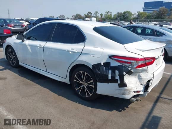 2020 Toyota Camry Hybrid SE z VIN 4T1G31AK0LU541702, wystawiony jako IAAI lot #42918554 z przebiegiem 118 679 mil mil oraz . Historia ofert i sprzedaży dostępna na DreamBid. Obrazek 3.