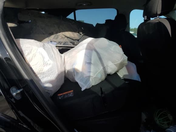 ✅ 2018 Chevrolet Equinox LT • VIN: 3GNAXJEV2JL325822 • Lot: 83934715. Listed on Copart with 88,026 mi. Free auction sales archive from the USA and detailed vehicle history report at DreamBid. Image 11.