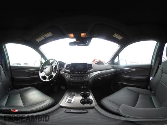 ✅ 2021 Honda Passport EX-L • VIN: 5FNYF8H51MB019230 • Lot: 42332147. Listed on IAAI with 36,733 mi. Free auction sales archive from the USA and detailed vehicle history report at DreamBid. Image 18.