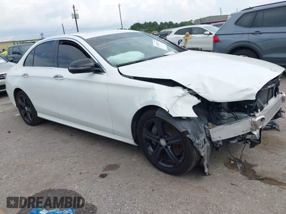 ✅ 2017 Mercedes-Benz E 300 Luxury • VIN: WDDZF4JB5HA082767 • Lot: 43048755. Listed on IAAI with 126,172 mi. Free auction sales archive from the USA and detailed vehicle history report at DreamBid. Image 1.