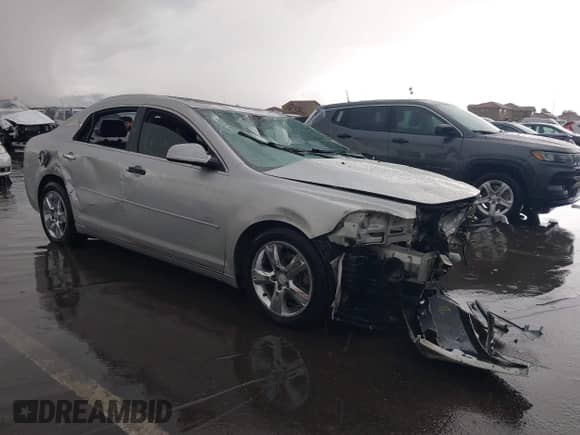 2012 Chevrolet Malibu 2LT z VIN 1G1ZD5EU9CF232515, wystawiony jako IAAI lot #43316702 z przebiegiem 251 197 mil mil oraz . Historia ofert i sprzedaży dostępna na DreamBid. Obrazek 1.