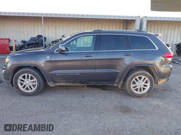 ✅ 2017 Jeep Grand Cherokee Altitude • VIN: 1C4RJFAG6HC849918 • Lot: 43838809. Wystawiony na IAAI z przebiegiem 134 246 mil. Bezpłatny archiwum sprzedaży aukcyjnych z USA i szczegółowy raport historii pojazdu na DreamBid. Zdjęcie 14.