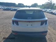 ✅ 2022 Hyundai Tucson SEL • VIN: 5NMJCCAE8NH017188 • Lot: 42821053. Wystawiony na IAAI z przebiegiem 53 717 mil. Bezpłatny archiwum sprzedaży aukcyjnych z USA i szczegółowy raport historii pojazdu na DreamBid. Zdjęcie 17.