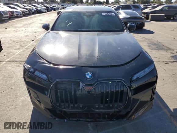 ✅ 2023 BMW 7 Series 760i xDrive • VIN: WBA33EJ04PCN31904 • Лот: 71532895. Опубликован ранее на Copart с пробегом 2 127 миль. Бесплатный доступ к архиву аукционных продаж из США и подробный отчёт об истории автомобиля на DreamBid. Изображение 5.