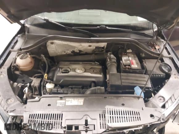 ✅ 2016 Volkswagen Tiguan SEL • VIN: WVGBV7AX9GW577689 • Lot: 43605641. Wystawiony na IAAI z przebiegiem 139 893 mil. Bezpłatny archiwum sprzedaży aukcyjnych z USA i szczegółowy raport historii pojazdu na DreamBid. Zdjęcie 10.