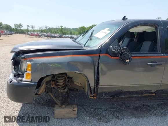 ✅ 2011 Chevrolet Silverado 1500 LS • VIN: 1GCRKREA6BZ342042 • Lot: 42410354. Wystawiony na IAAI z przebiegiem 290 263 mil mil. Skorzystaj z bezpłatnego archiwum sprzedaży aukcyjnych z USA i zobacz szczegółowy raport historii pojazdu na DreamBid. Zdjęcie 12.