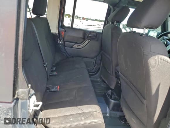 ✅ 2017 Jeep Wrangler Unlimited Sport • VIN: 1C4BJWDG4HL678163 • Lot: 95519045. Wystawiony na Copart z przebiegiem 112 080 mil. Bezpłatny archiwum sprzedaży aukcyjnych z USA i szczegółowy raport historii pojazdu na DreamBid. Zdjęcie 10.