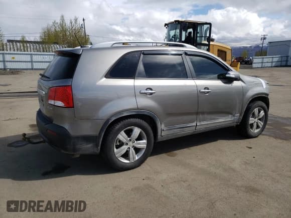 ✅ 2013 Kia Sorento EX • VIN: 5XYKUDA21DG411766 • Lot: 55960765. Listed on Copart with 159,584 mi. Free auction sales archive from the USA and detailed vehicle history report at DreamBid. Image 3.