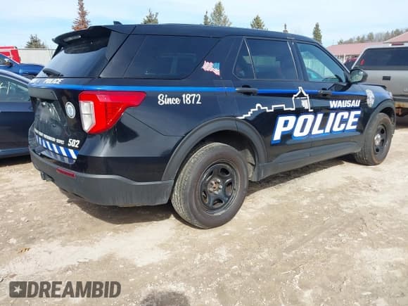 ✅ 2020 Ford Police Interceptor Utility • VIN: 1FM5K8AB2LGC51317 • Lot: 41755681. Wystawiony na IAAI z przebiegiem 102 945 mil. Bezpłatny archiwum sprzedaży aukcyjnych z USA i szczegółowy raport historii pojazdu na DreamBid. Zdjęcie 4.