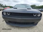 ✅ 2019 Dodge Challenger SXT • VIN: 2C3CDZAGXKH503572 • Lot: 63833164. Wystawiony na Copart z przebiegiem 67 401 mil. Bezpłatny archiwum sprzedaży aukcyjnych z USA i szczegółowy raport historii pojazdu na DreamBid. Zdjęcie 5.