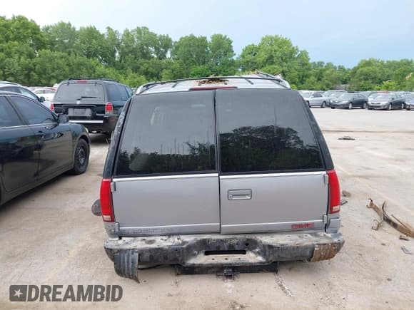 ✅ 2000 GMC Denali • VIN: 1GKEK13R6YR140162 • Lot: 42532005. Listed on IAAI with 213,050 mi. Free auction sales archive from the USA and detailed vehicle history report at DreamBid. Image 17.