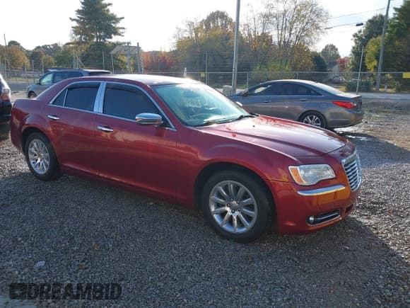 ✅ 2014 Chrysler 300 C • VIN: 2C3CCAET8EH109178 • Лот: 43651993. Опубликован ранее на IAAI с пробегом 319 642 миль. Бесплатный доступ к архиву аукционных продаж из США и подробный отчёт об истории автомобиля на DreamBid. Изображение 1.