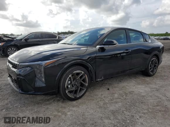 ✅ 2025 Kia K4 GT-Line • VIN: 3KPFW4DE6SE150808 • Lot: 65507405. Wystawiony na Copart z przebiegiem 963 mil. Bezpłatny archiwum sprzedaży aukcyjnych z USA i szczegółowy raport historii pojazdu na DreamBid. Zdjęcie 1.