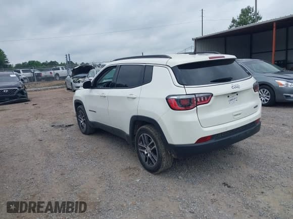 ✅ 2019 Jeep Compass Latitude • VIN: 3C4NJCBBXKT699338 • Лот: 42257672. Опубликован ранее на IAAI с пробегом 102 970 миль. Бесплатный доступ к архиву аукционных продаж из США и подробный отчёт об истории автомобиля на DreamBid. Изображение 3.