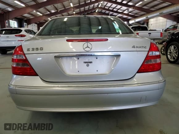 ✅ 2006 Mercedes-Benz E 350 • VIN: WDBUF87J46X205137 • Лот: 69729125. Опубликован ранее на Copart с пробегом 150 342 миль. Бесплатный доступ к архиву аукционных продаж из США и подробный отчёт об истории автомобиля на DreamBid. Изображение 6.