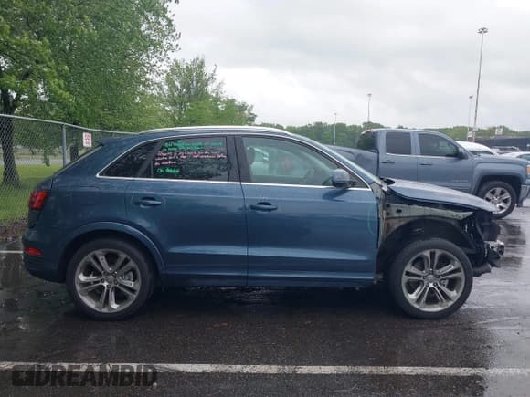 ✅ 2016 Audi Q3 Prestige • VIN: WA1GFCFS9GR001834 • Lot: 42248193. Wystawiony na IAAI z przebiegiem 62 508 mil. Bezpłatny archiwum sprzedaży aukcyjnych z USA i szczegółowy raport historii pojazdu na DreamBid. Zdjęcie 13.