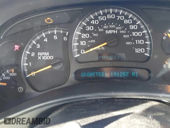 ✅ 2005 Chevrolet Silverado 2500HD LS • VIN: 1GCHK23U35F966564 • Lot: 43402975. Wystawiony na IAAI z przebiegiem 191 257 mil. Bezpłatny archiwum sprzedaży aukcyjnych z USA i szczegółowy raport historii pojazdu na DreamBid. Zdjęcie 7.