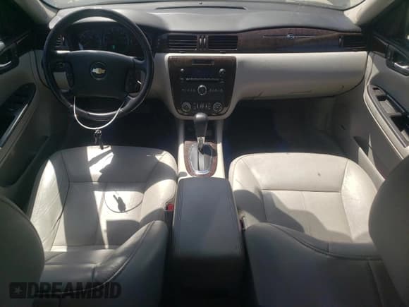 ✅ 2014 Chevrolet Impala LTZ • VIN: 2G1WC5E34E1135231 • Лот: 66640884. Опубликован ранее на Copart с пробегом 86 259 миль. Бесплатный доступ к архиву аукционных продаж из США и подробный отчёт об истории автомобиля на DreamBid. Изображение 8.