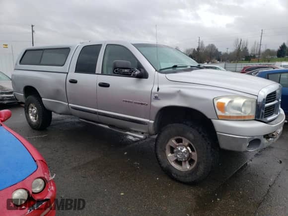 2006 Dodge 3500 SLT z VIN 3D7LX38CX6G117779, wystawiony jako Copart lot #43637885 z przebiegiem 187 875 mil mil oraz Szkoda całkowita • Salvage title. Historia ofert i sprzedaży dostępna na DreamBid. Obrazek 4.