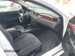 2010 Chevrolet Impala LS z VIN 2G1WA5EN8A1125402, wystawiony jako IAAI lot #43487584 z przebiegiem 211 292 mil mil oraz . Historia ofert i sprzedaży dostępna na DreamBid. Obrazek 5.