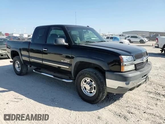✅ 2003 Chevrolet Silverado 2500HD LS • VIN: 1GCHC29183E114983 • Lot: 75506984. Wystawiony na Copart z przebiegiem 148 474 mil. Bezpłatny archiwum sprzedaży aukcyjnych z USA i szczegółowy raport historii pojazdu na DreamBid. Zdjęcie 11.
