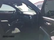 ✅ 2024 Chevrolet Colorado 4WD LT • VIN: 1GCPTCEK0R1307029 • Lot: 41970441. Wystawiony na IAAI z przebiegiem 4 968 mil. Bezpłatny archiwum sprzedaży aukcyjnych z USA i szczegółowy raport historii pojazdu na DreamBid. Zdjęcie 5.