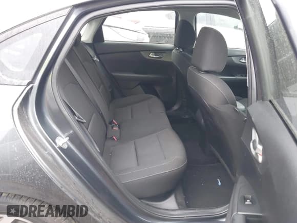 ✅ 2021 Kia Forte LXS • VIN: 3KPF24AD4ME411475 • Lot: 43248668. Wystawiony na IAAI z przebiegiem 50 683 mil. Bezpłatny archiwum sprzedaży aukcyjnych z USA i szczegółowy raport historii pojazdu na DreamBid. Zdjęcie 8.