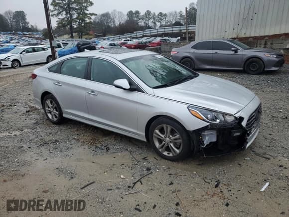 ✅ 2018 Hyundai Sonata Limited • VIN: 5NPE34AF5JH613968 • Lot: 39025663. Listed on Copart with 35,244 mi. Free auction sales archive from the USA and detailed vehicle history report at DreamBid. Image 4.