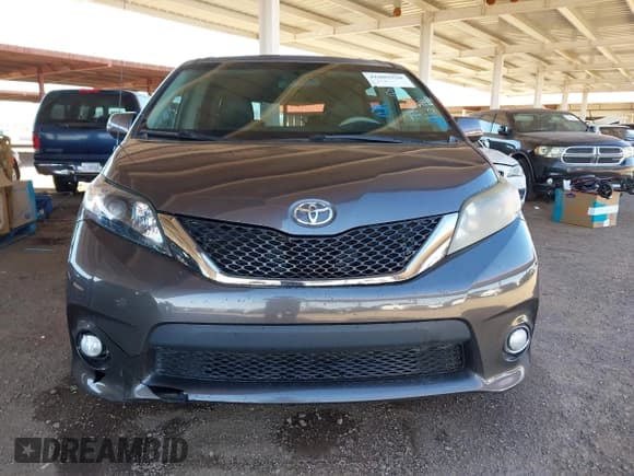 ✅ 2011 Toyota Sienna SE • VIN: 5TDXK3DC6BS113711 • Lot: 41809910. Listed on IAAI with 174,746 mi. Free auction sales archive from the USA and detailed vehicle history report at DreamBid. Image 12.